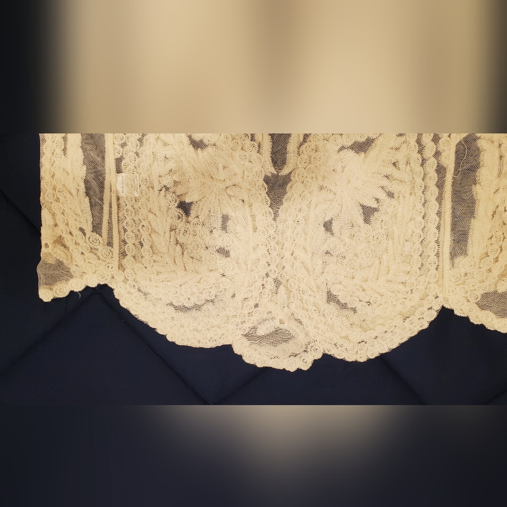 Elegant Beige  Lace Dress / Swimware Coverup.Size M. - Picture 8 of 10